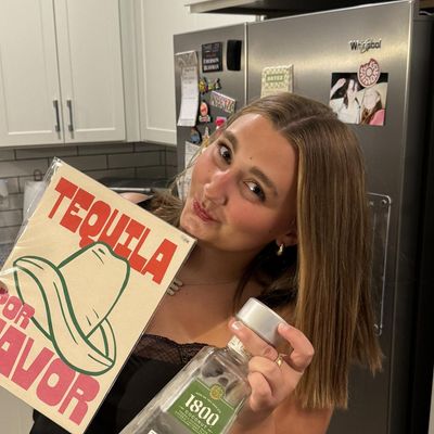 Emmie, 24