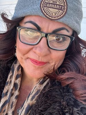 Stacy, 48
