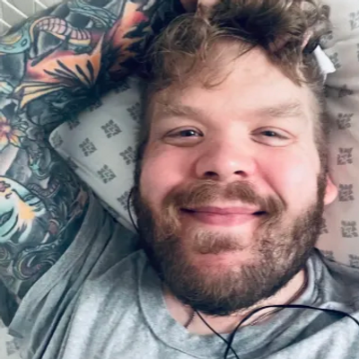 Zach, 33