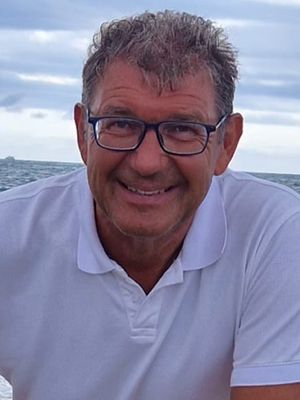 Dan, 61