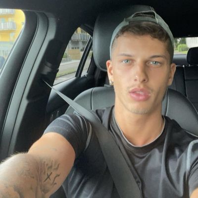 Dorian, 24