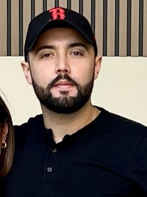 Julian, 29