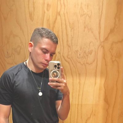 Armando, 27