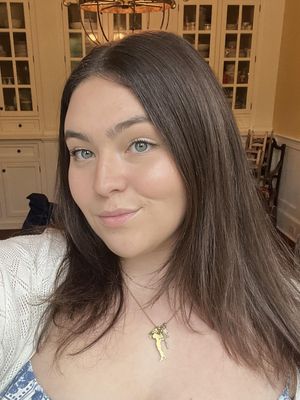 Amelia, 26