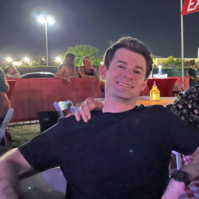 Thomas, 30