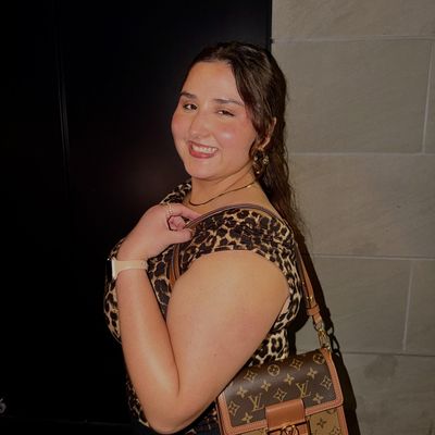 Caroline, 28