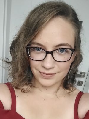 Klaudia, 24