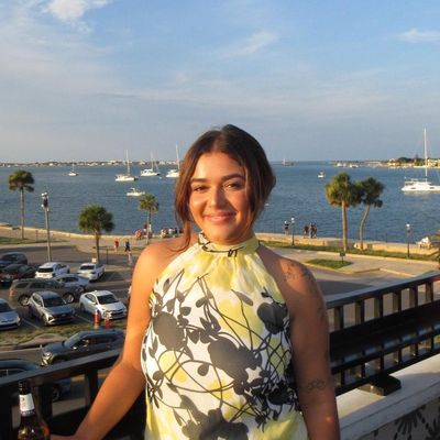 Amanda, 25