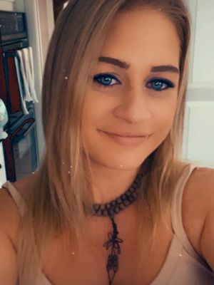 Stephanie, 34