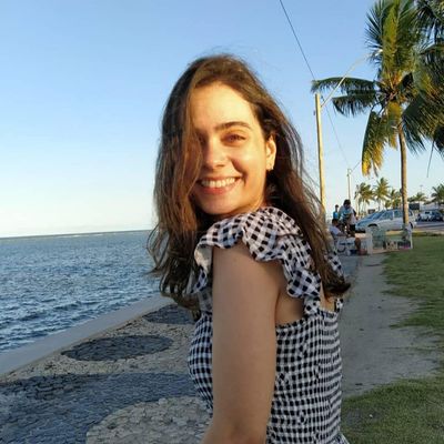 Fernanda, 28