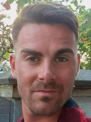 Mickey, 32