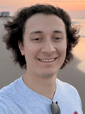Sebastian, 22