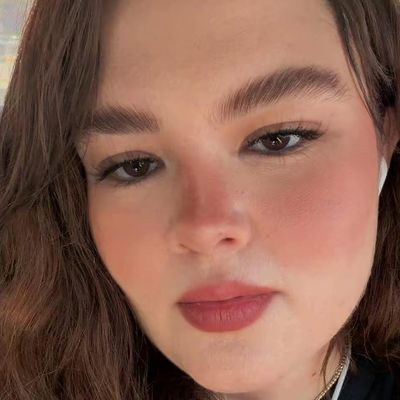 Gabriela, 31