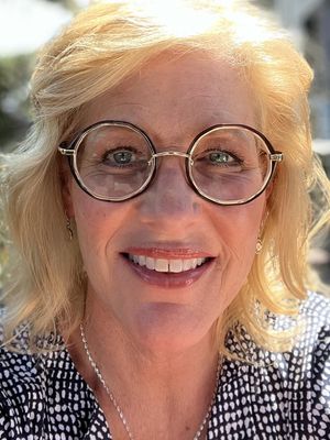 Angela, 57