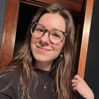 Clara, 27