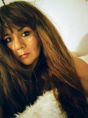 Lina, 52