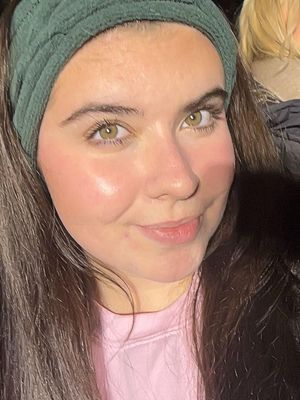 Ellie, 21
