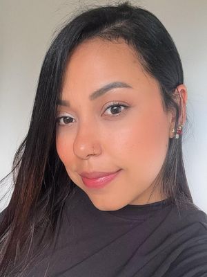 Ana, 30