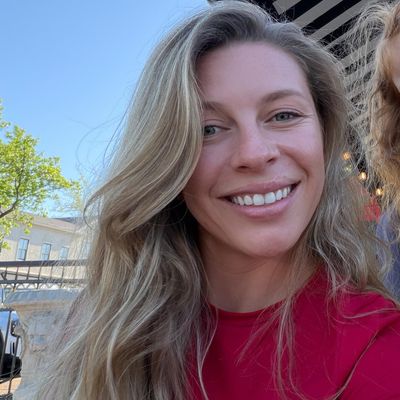 Nicole, 35