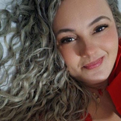 Isabel, 42