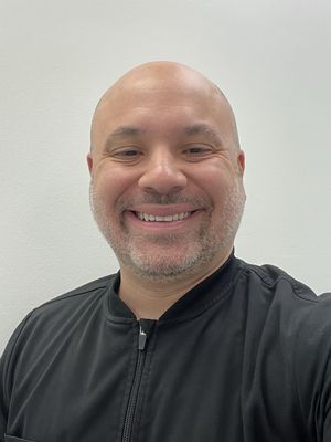 Eduardo, 47