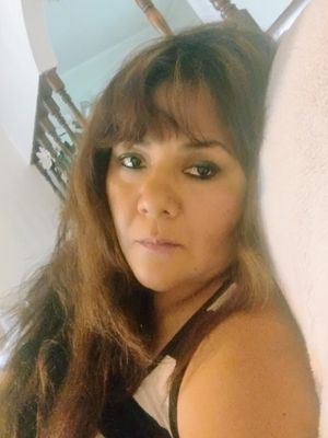 Lina, 52