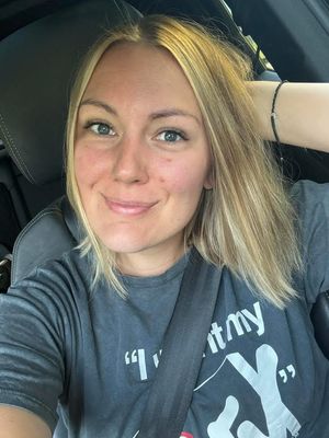 Nathalie, 43