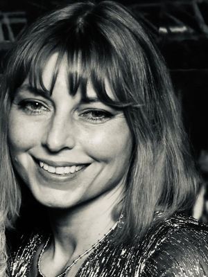 Debbie, 44