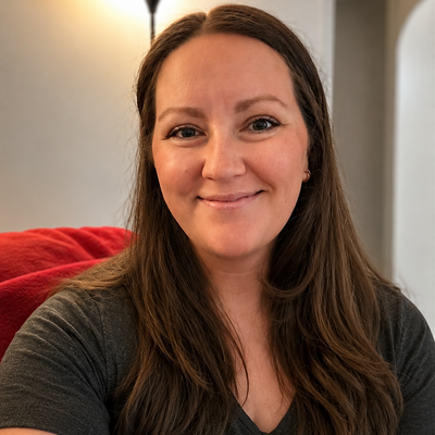 Caitlin, 31