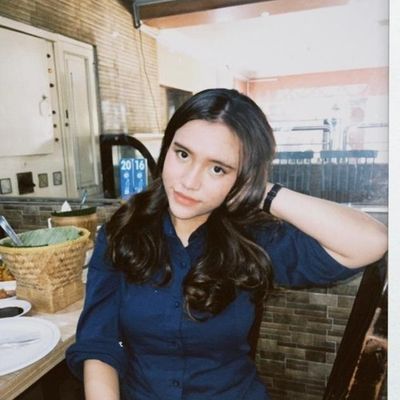 Monic, 23
