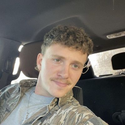 Andy, 26