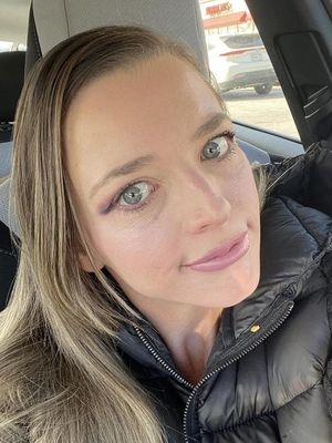 Josephine, 37