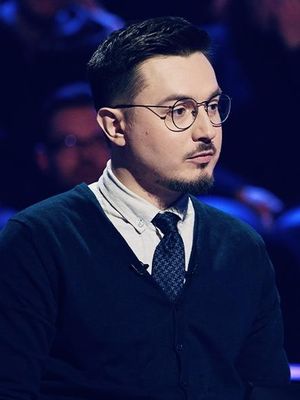 Mikolaj, 29