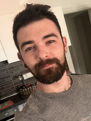 Luigi, 28