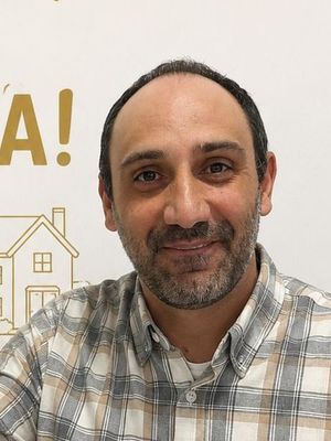 Luis, 45