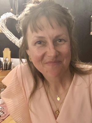 Anna, 41
