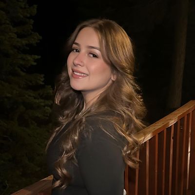 Amberly, 26