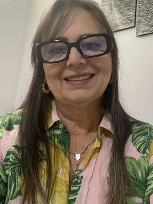Claudia, 57