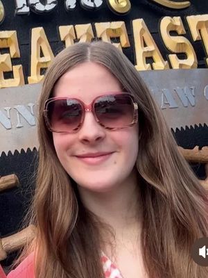 Meg, 22