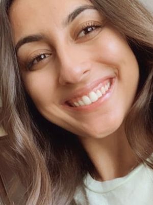 Joelle, 27