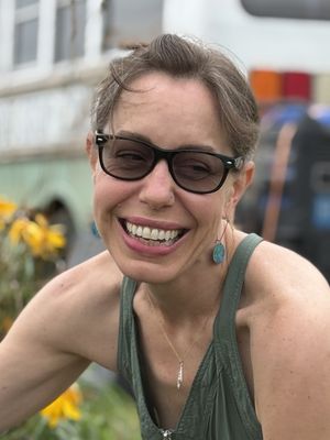 Ellen, 48