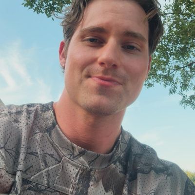 Cody, 32
