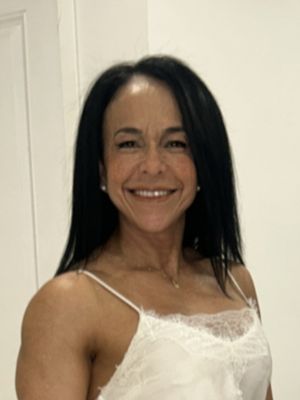 Maria Alejandra, 49