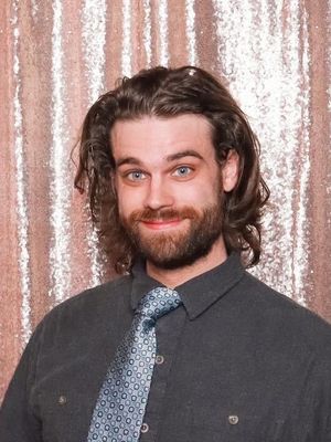 Thomas, 30