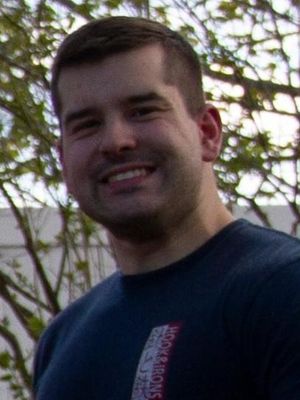 Dan, 27