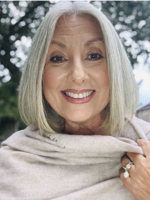 Camila, 52