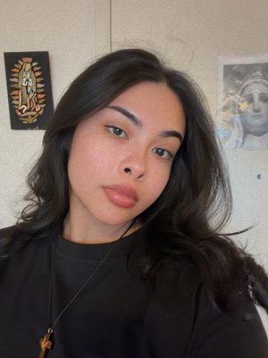 Camila, 24