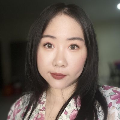 Lydia, 27