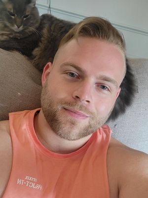 Alec, 31