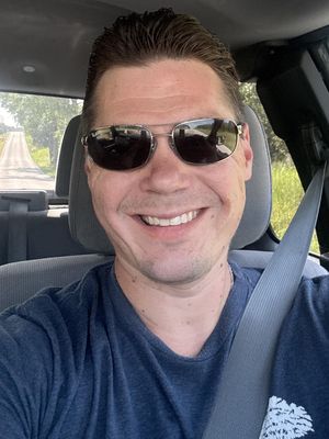 Zac, 37
